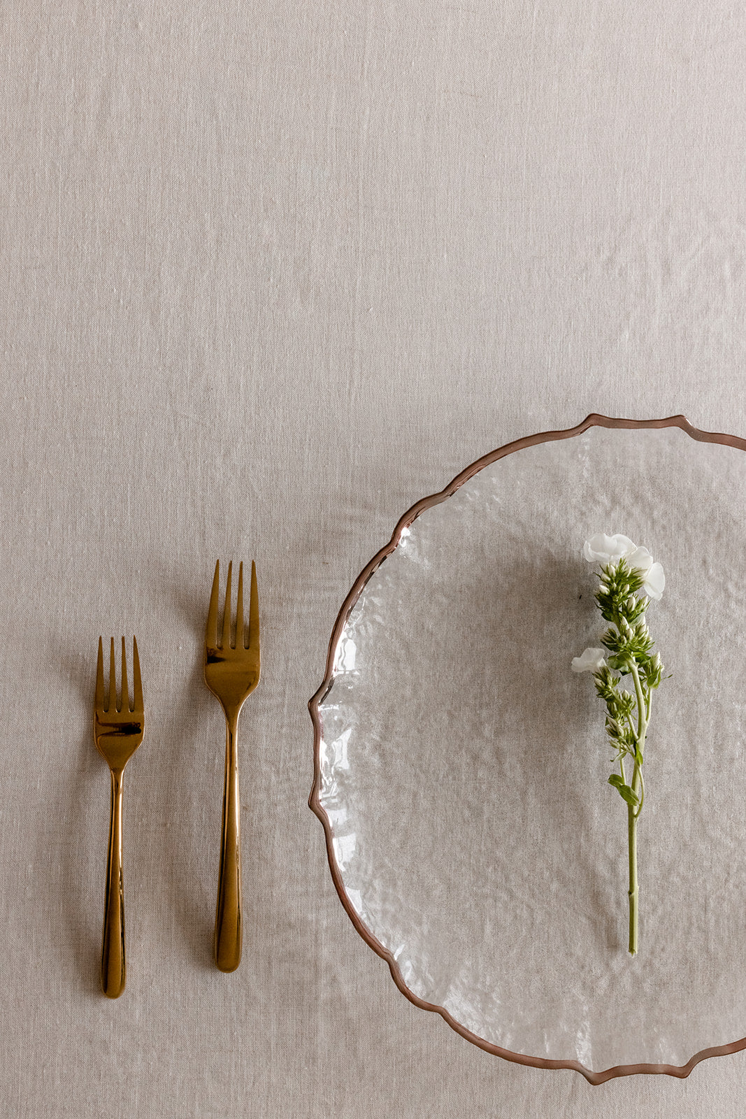 ROSE GOLD SCALLOP CHARGER PLATE
